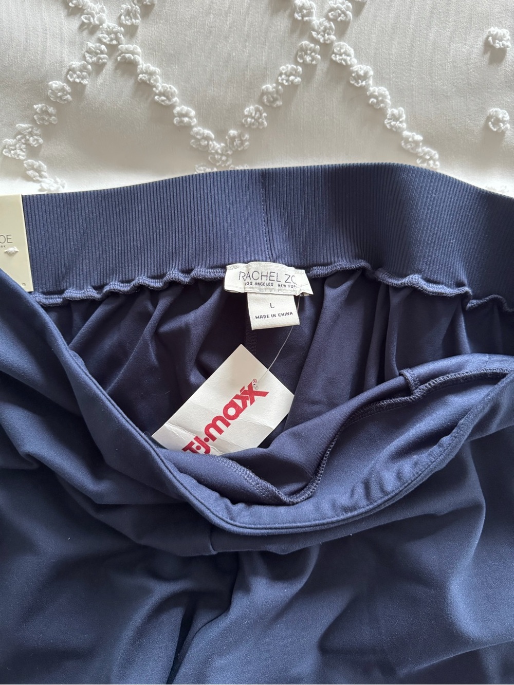 Rachel Zoe Women’s Navy Shorts - Picture 3 of 3